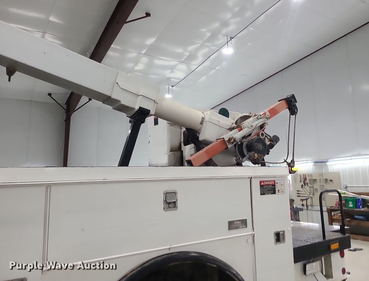 image for item DK4144 2006 Freightliner M2 Business Class  bucket truck