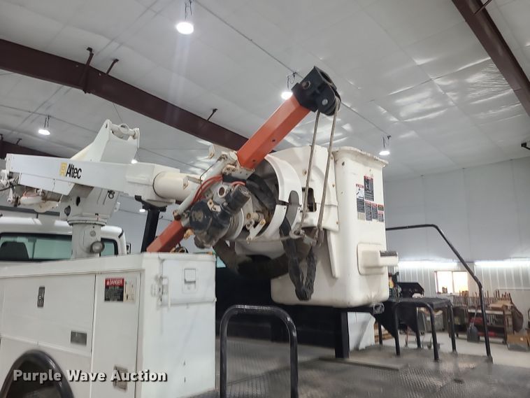 image for item DK4144 2006 Freightliner M2 Business Class  bucket truck