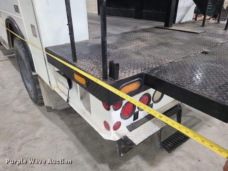 image for item DK4144 2006 Freightliner M2 Business Class  bucket truck