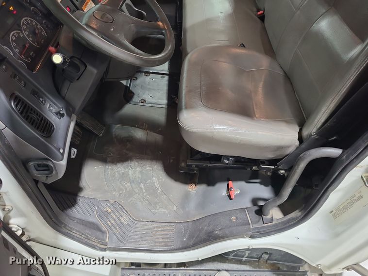 image for item DK4144 2006 Freightliner M2 Business Class  bucket truck