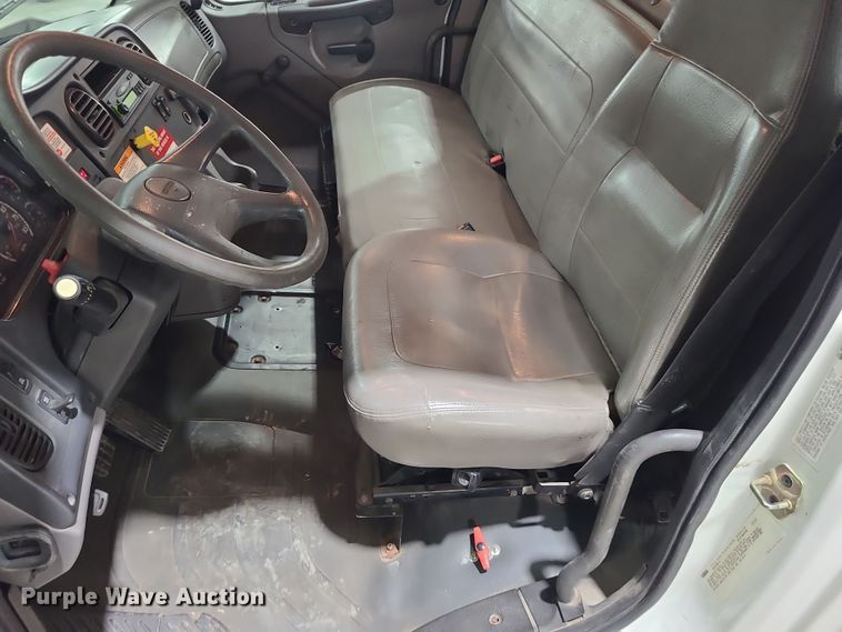 image for item DK4144 2006 Freightliner M2 Business Class  bucket truck