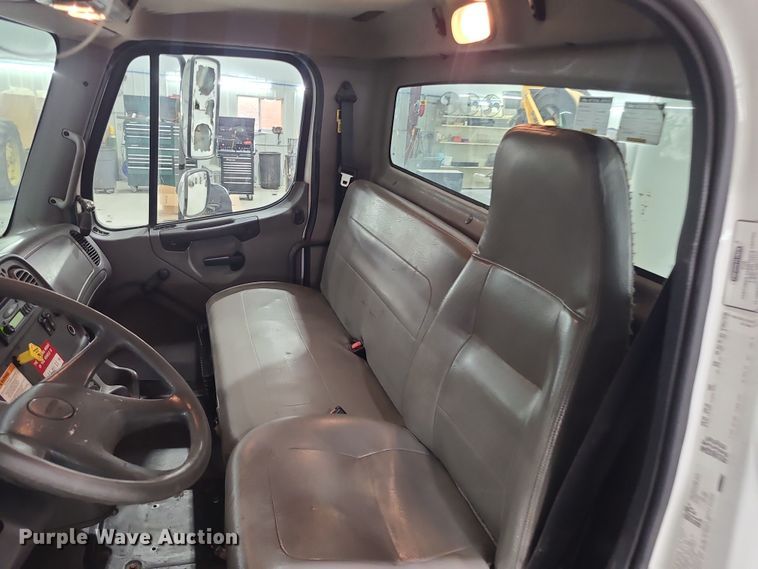 image for item DK4144 2006 Freightliner M2 Business Class  bucket truck