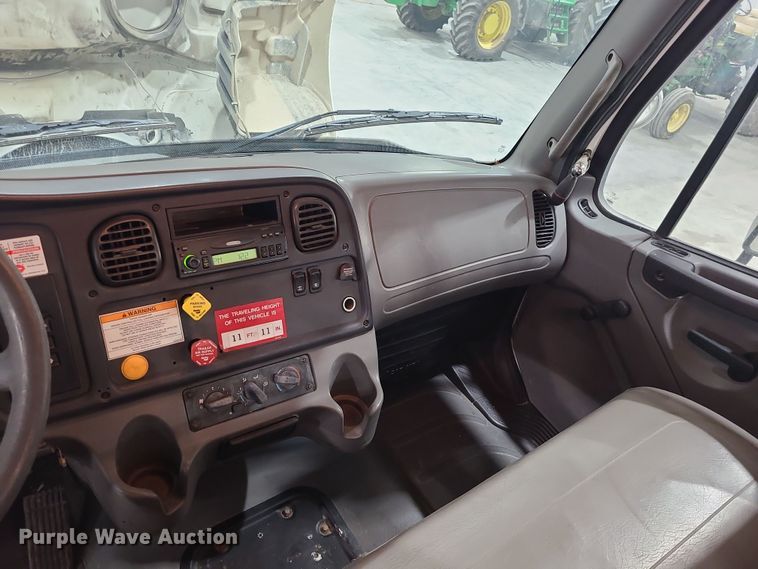 image for item DK4144 2006 Freightliner M2 Business Class  bucket truck