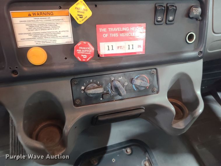 image for item DK4144 2006 Freightliner M2 Business Class  bucket truck