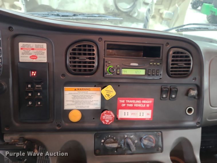 image for item DK4144 2006 Freightliner M2 Business Class  bucket truck