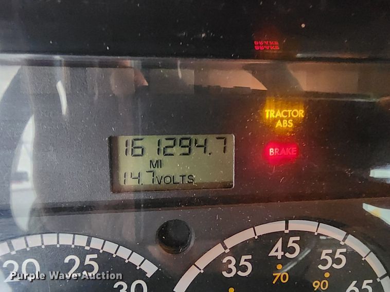 image for item DK4144 2006 Freightliner M2 Business Class  bucket truck