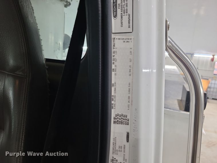 image for item DK4144 2006 Freightliner M2 Business Class  bucket truck