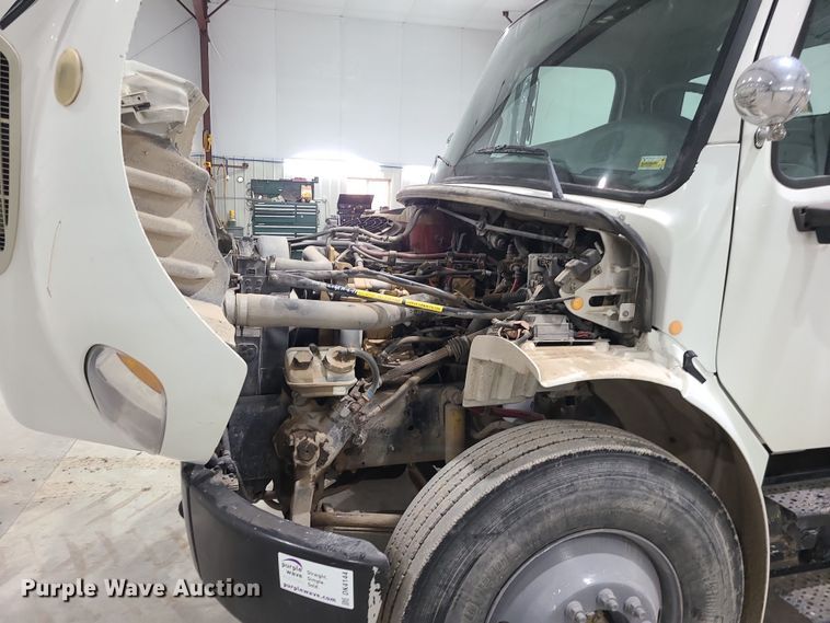 image for item DK4144 2006 Freightliner M2 Business Class  bucket truck