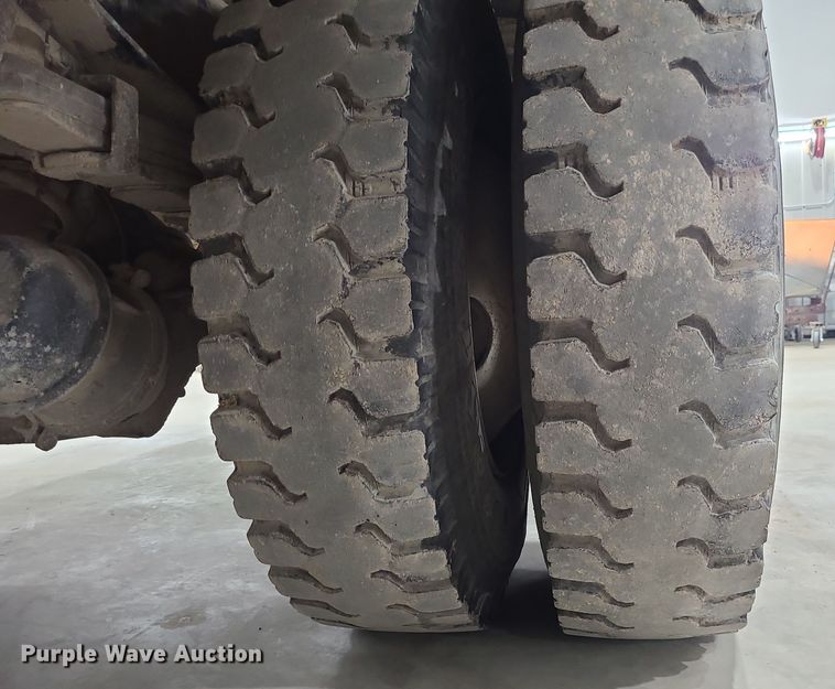 image for item DK4144 2006 Freightliner M2 Business Class  bucket truck