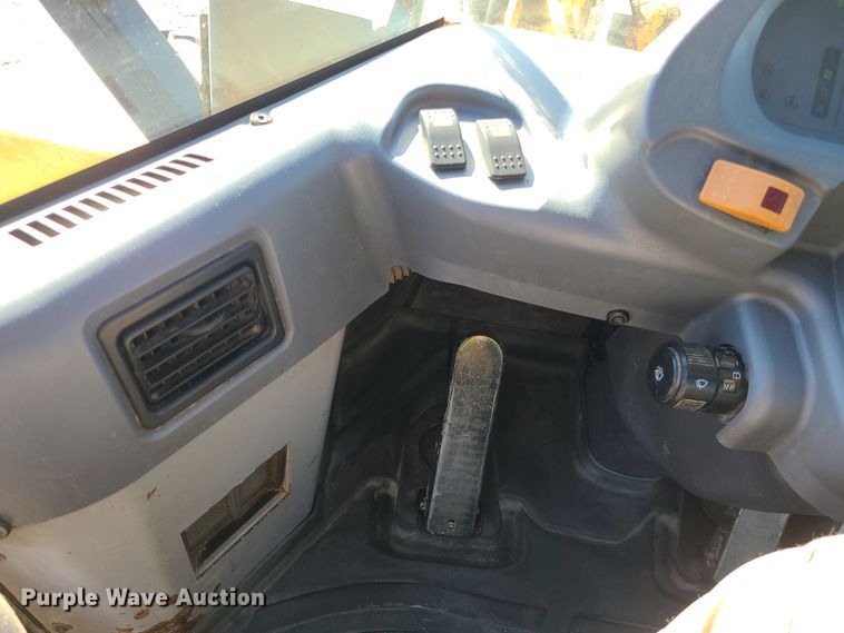 image for item DK4160 2006 Komatsu WA250-5L  wheel loader