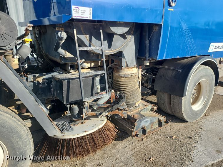 image for item DK4168 2003 Freightliner FC70  street sweeper truck