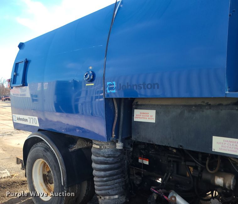 image for item DK4168 2003 Freightliner FC70  street sweeper truck