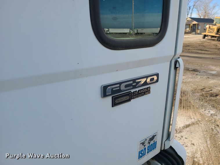 image for item DK4168 2003 Freightliner FC70  street sweeper truck