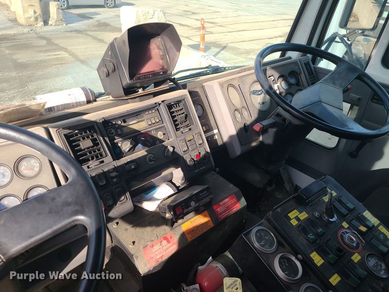 image for item DK4168 2003 Freightliner FC70  street sweeper truck