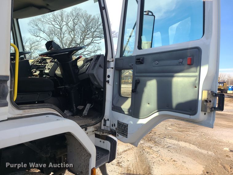 image for item DK4168 2003 Freightliner FC70  street sweeper truck