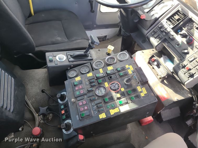 image for item DK4168 2003 Freightliner FC70  street sweeper truck