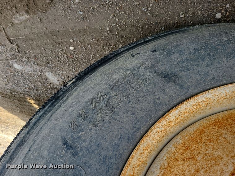 image for item DK4168 2003 Freightliner FC70  street sweeper truck