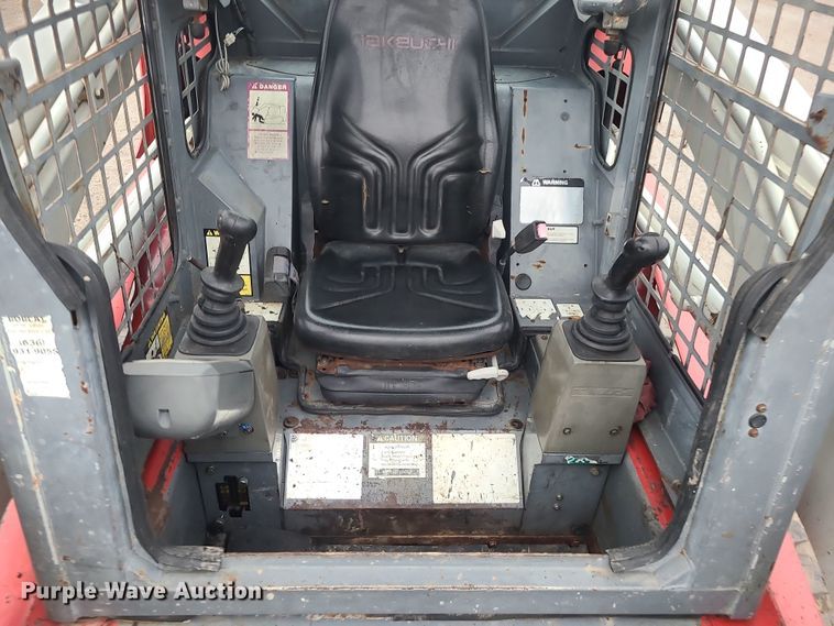 image for item DK4173 2004 Takeuchi TL140  tracked skid steer loader