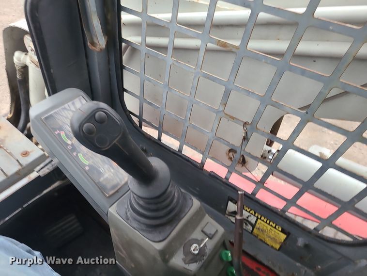 image for item DK4173 2004 Takeuchi TL140  tracked skid steer loader