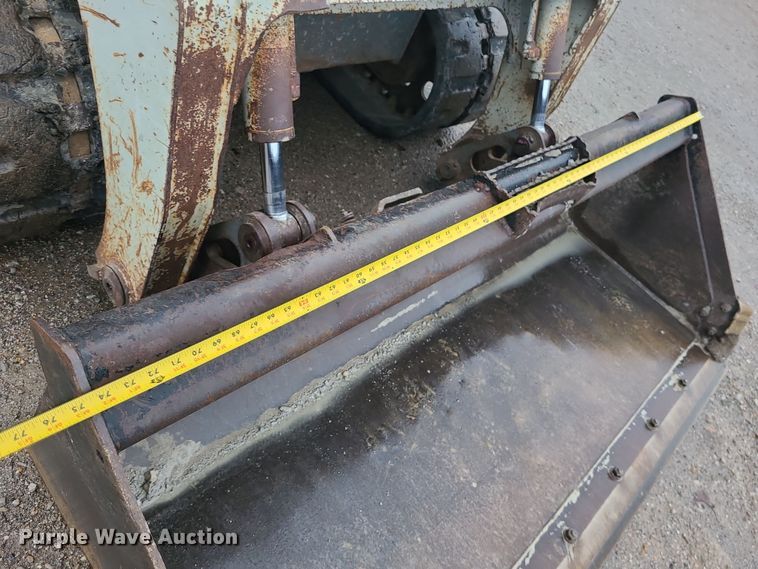 image for item DK4173 2004 Takeuchi TL140  tracked skid steer loader