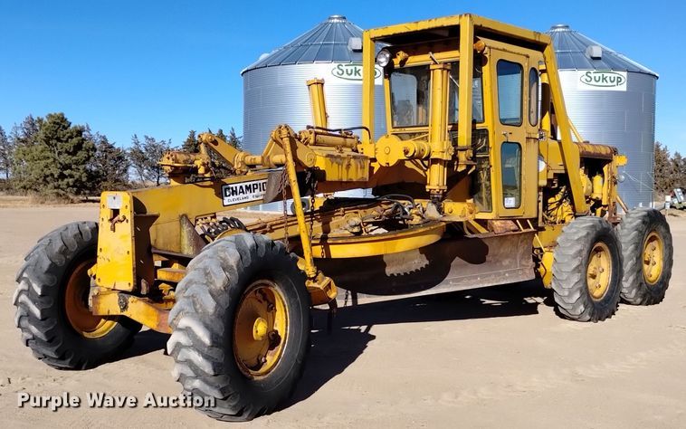 image for item DK8882 1972 Champion D-560  rigid frame motor grader