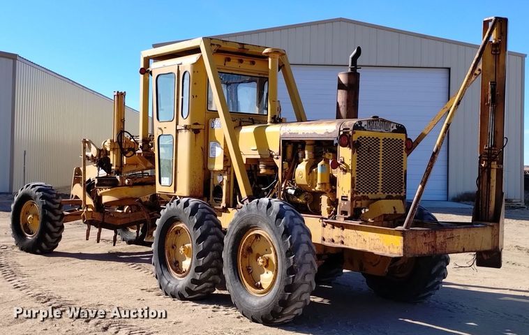 image for item DK8882 1972 Champion D-560  rigid frame motor grader