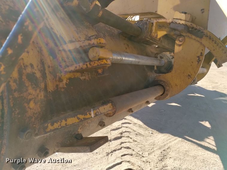 image for item DK8882 1972 Champion D-560  rigid frame motor grader