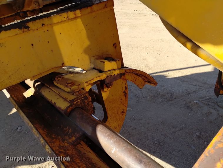 image for item DK8882 1972 Champion D-560  rigid frame motor grader