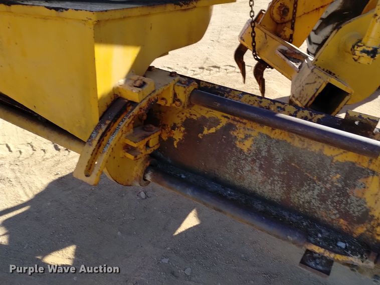 image for item DK8882 1972 Champion D-560  rigid frame motor grader