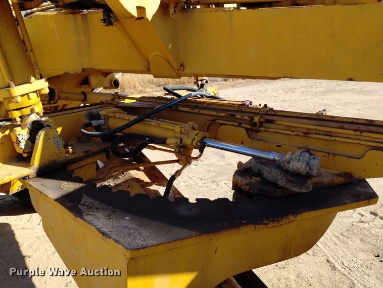 image for item DK8882 1972 Champion D-560  rigid frame motor grader