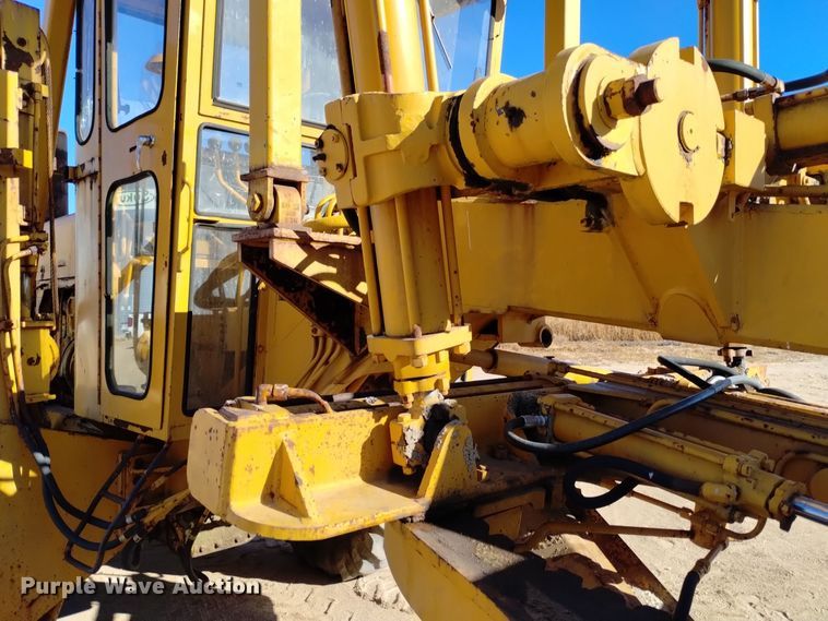 image for item DK8882 1972 Champion D-560  rigid frame motor grader