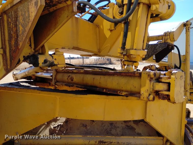 image for item DK8882 1972 Champion D-560  rigid frame motor grader