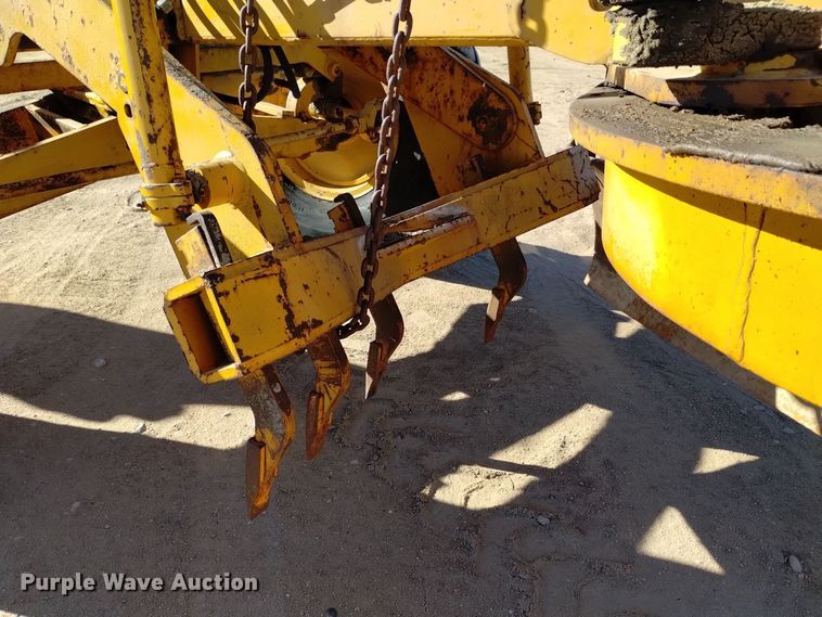 image for item DK8882 1972 Champion D-560  rigid frame motor grader