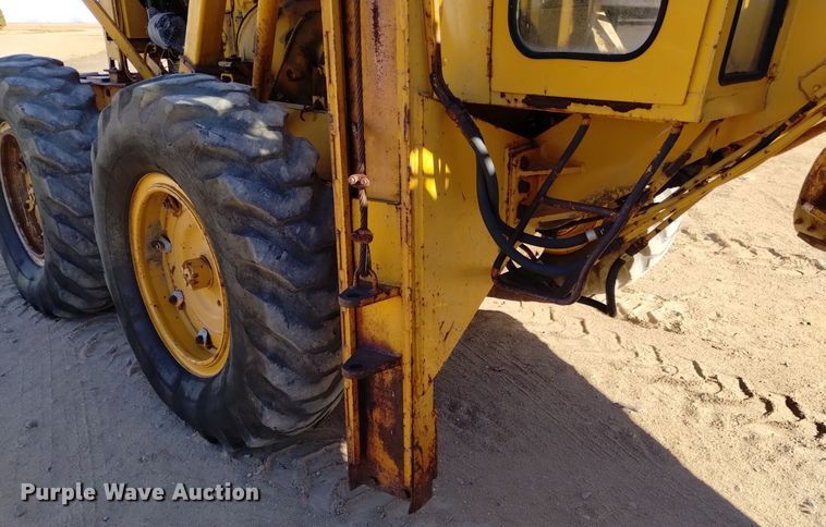 image for item DK8882 1972 Champion D-560  rigid frame motor grader