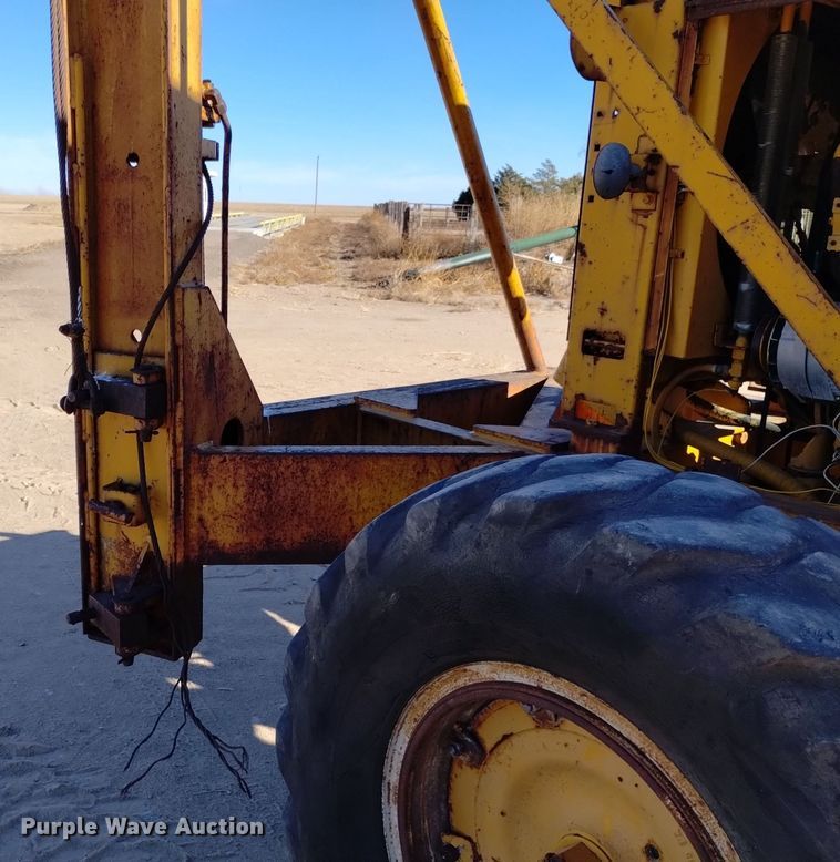 image for item DK8882 1972 Champion D-560  rigid frame motor grader