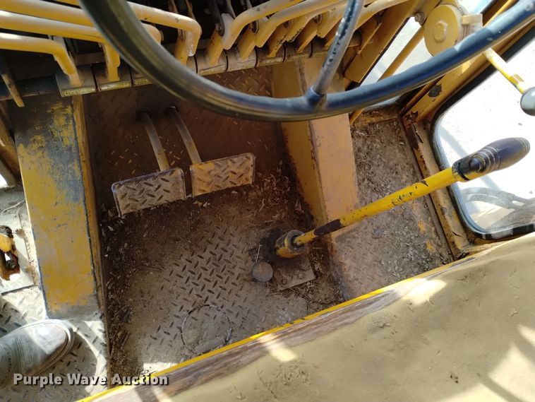 image for item DK8882 1972 Champion D-560  rigid frame motor grader