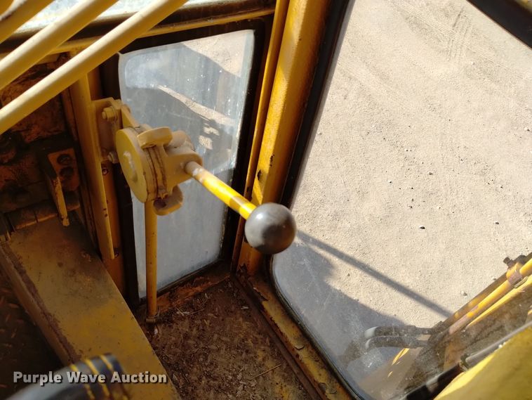 image for item DK8882 1972 Champion D-560  rigid frame motor grader