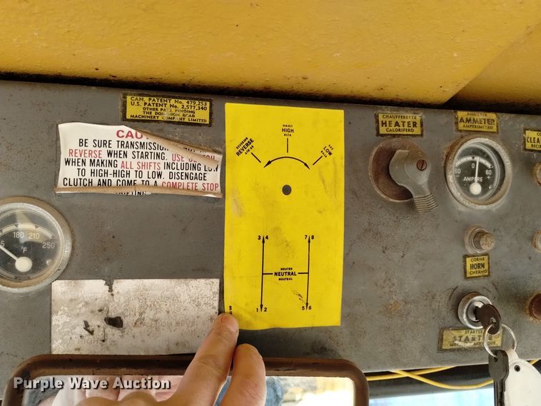 image for item DK8882 1972 Champion D-560  rigid frame motor grader