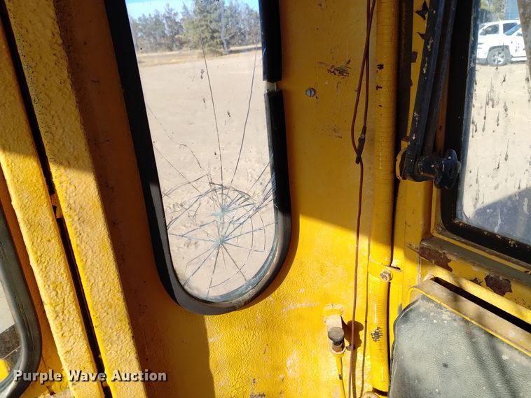 image for item DK8882 1972 Champion D-560  rigid frame motor grader