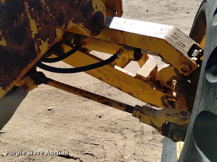 image for item DK8882 1972 Champion D-560  rigid frame motor grader