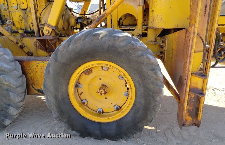 image for item DK8882 1972 Champion D-560  rigid frame motor grader