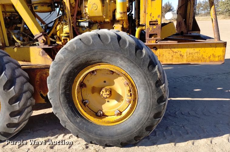 image for item DK8882 1972 Champion D-560  rigid frame motor grader