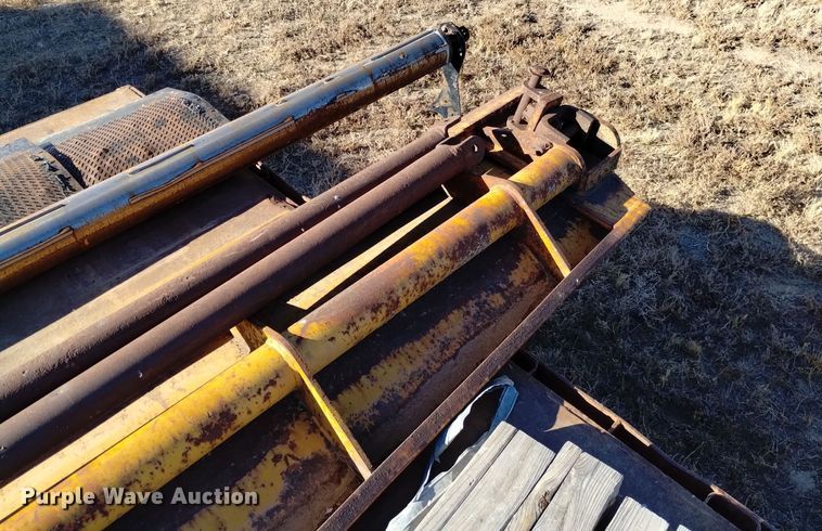 image for item DK8882 1972 Champion D-560  rigid frame motor grader