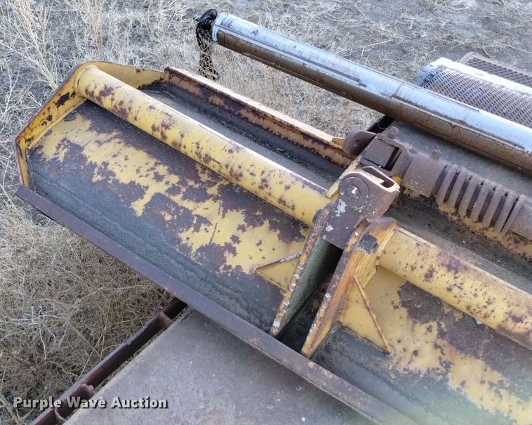 image for item DK8882 1972 Champion D-560  rigid frame motor grader