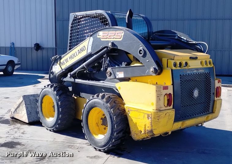 image for item DK8918 2013 New Holland L225  skid steer loader