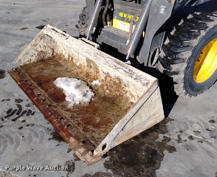 image for item DK8918 2013 New Holland L225  skid steer loader