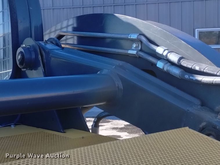 image for item DK8918 2013 New Holland L225  skid steer loader