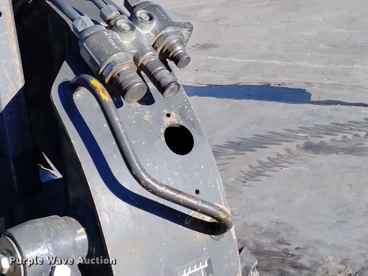 image for item DK8918 2013 New Holland L225  skid steer loader