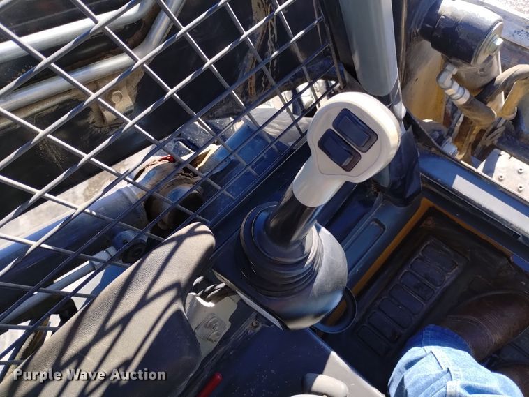 image for item DK8918 2013 New Holland L225  skid steer loader