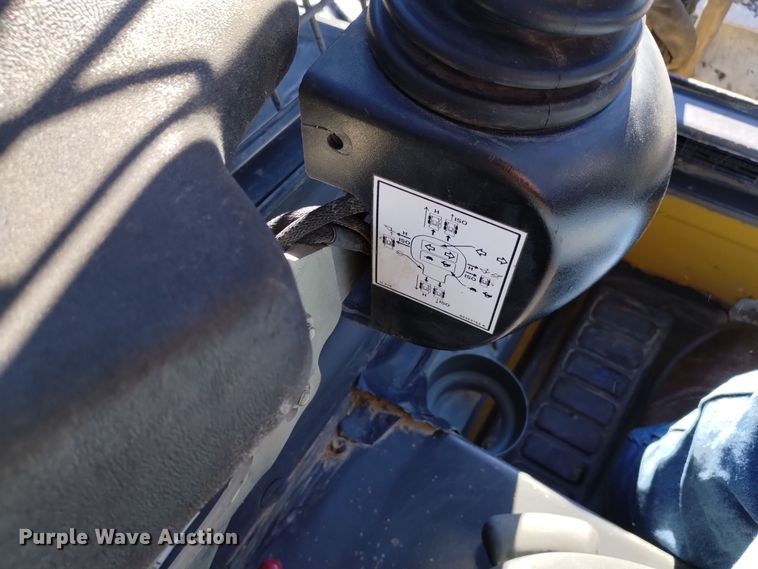 image for item DK8918 2013 New Holland L225  skid steer loader